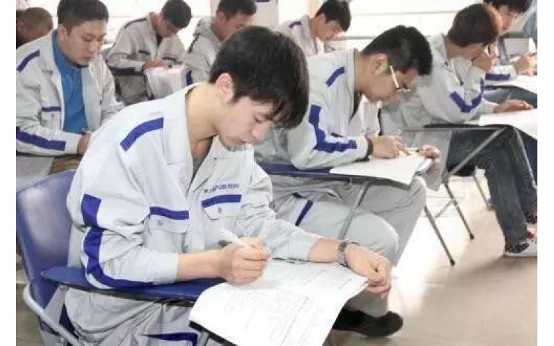 五方面著力加快發展現代職業教育